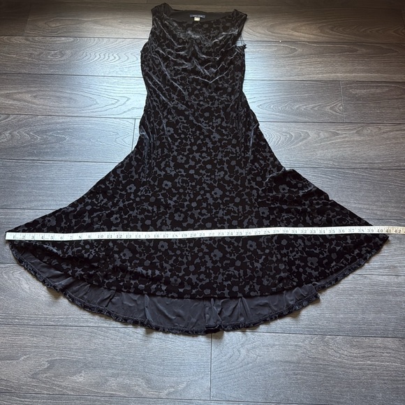 Tommy Hilfiger Velvet Dress NWT Size 4 - Picture 9 of 10